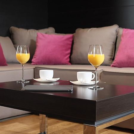 Maccani Black Luxury Suites Belgrad Exteriör bild