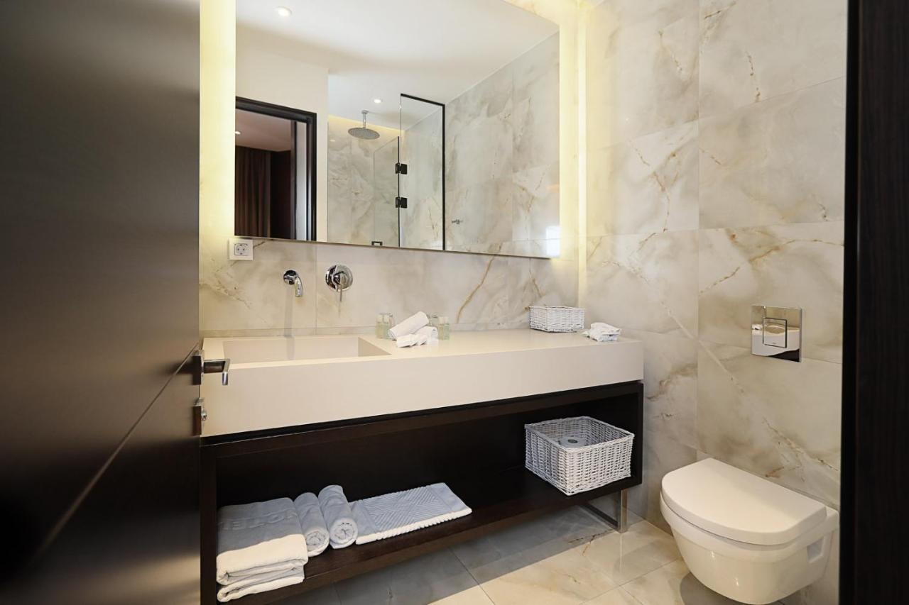 Maccani Black Luxury Suites Belgrad Exteriör bild