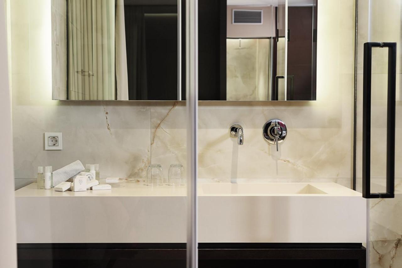 Maccani Black Luxury Suites Belgrad Exteriör bild
