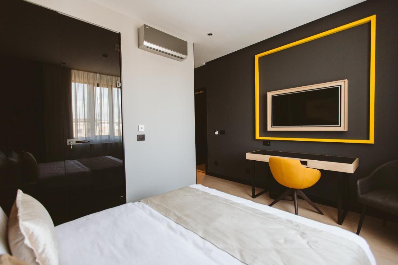 Maccani Black Luxury Suites Belgrad Exteriör bild