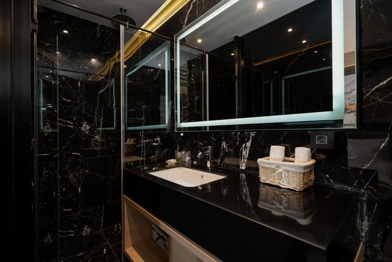 Maccani Black Luxury Suites Belgrad Exteriör bild