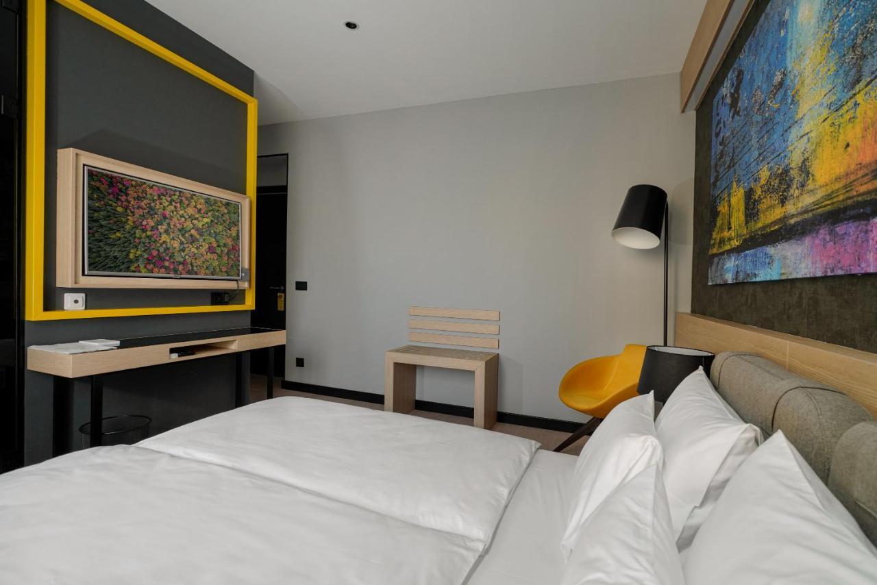 Maccani Black Luxury Suites Belgrad Exteriör bild